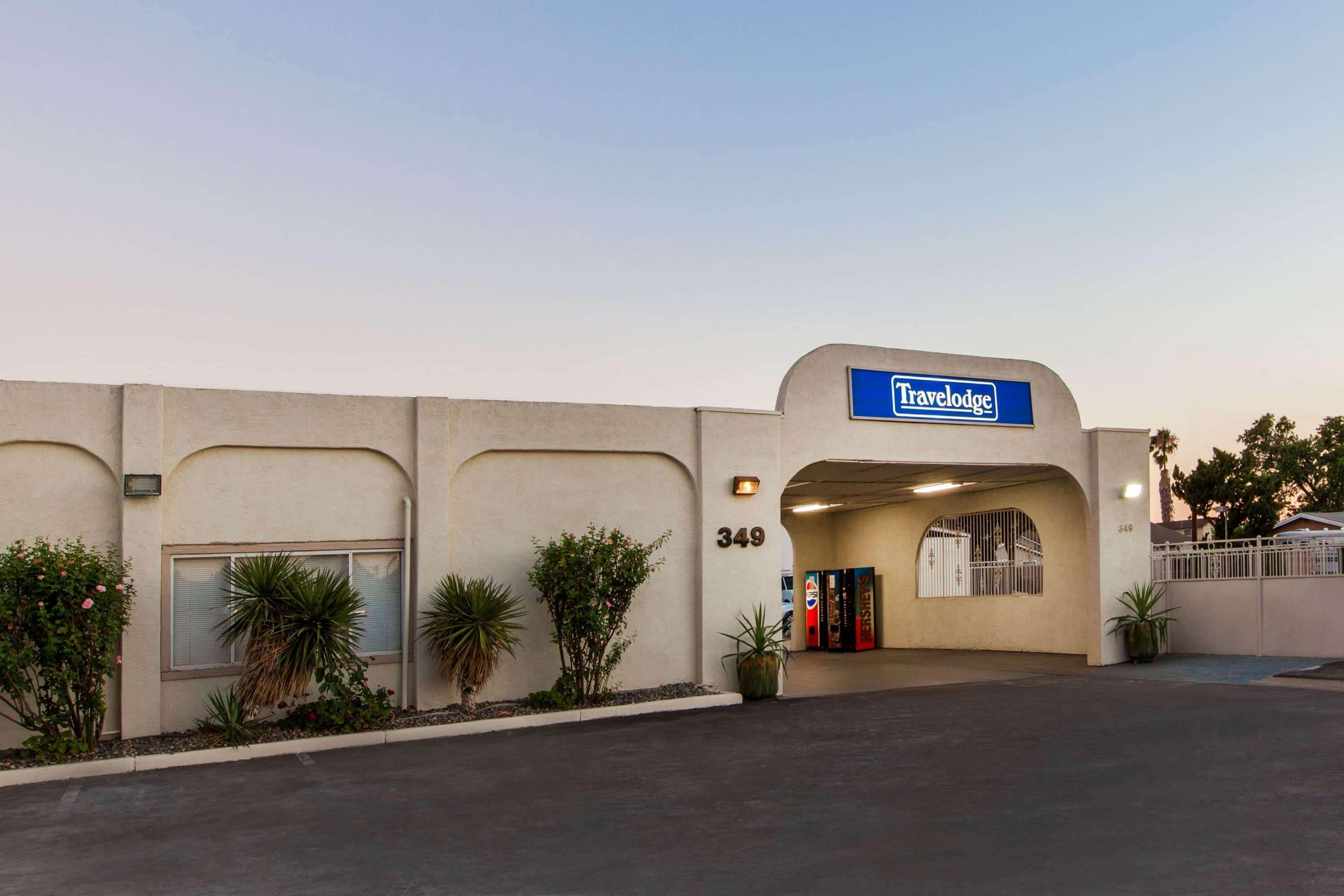 Travelodge By Wyndham Los Banos Ca Екстериор снимка