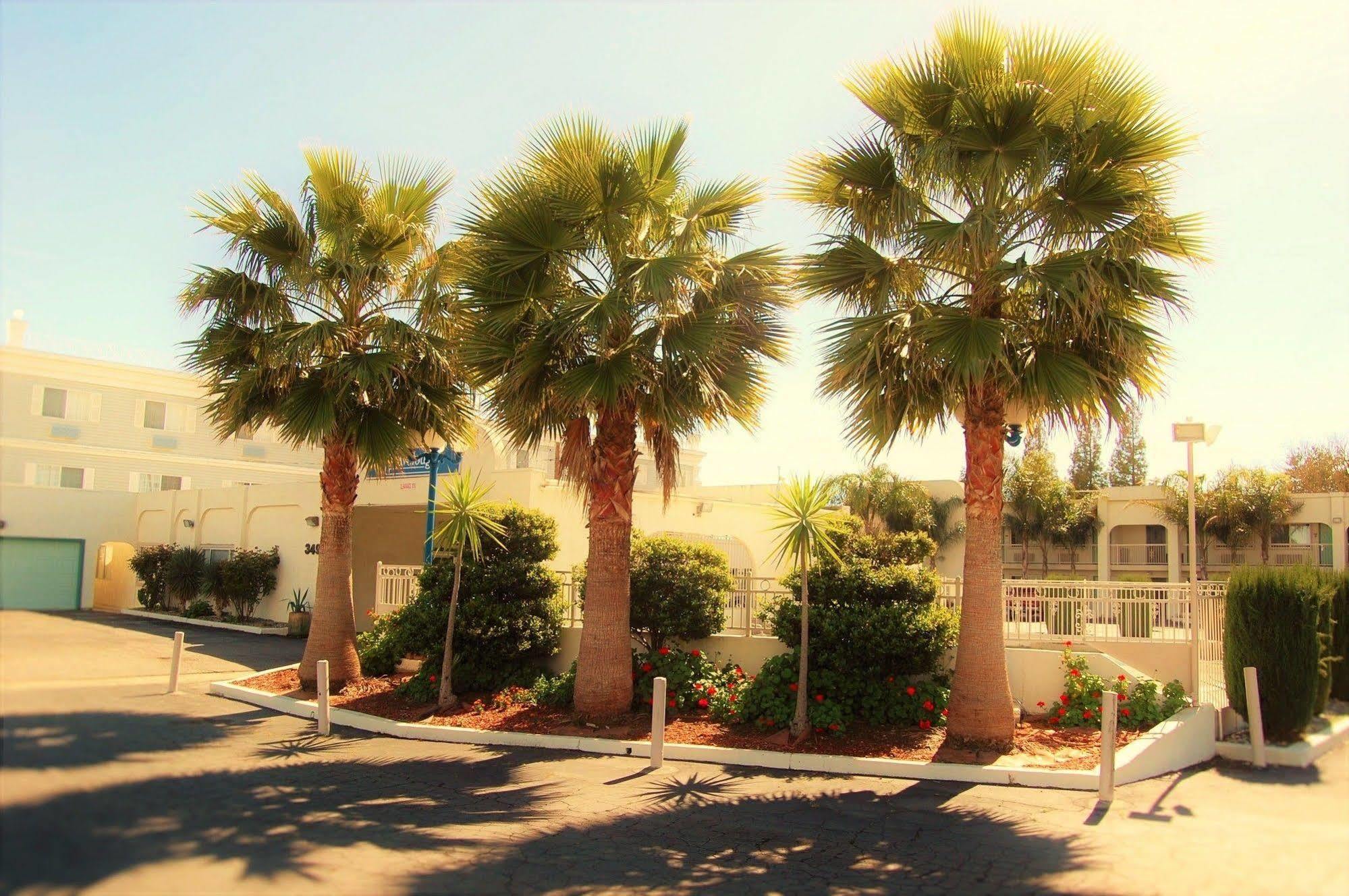 Travelodge By Wyndham Los Banos Ca Екстериор снимка